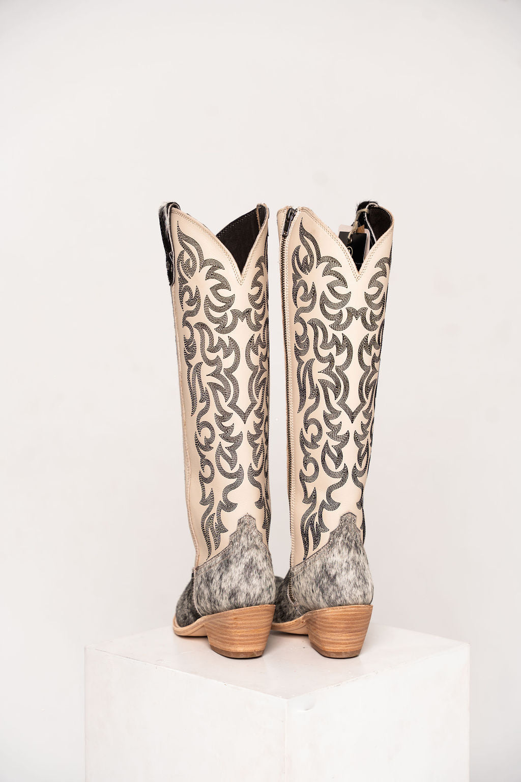 JH Exclusive- Saige-Pelo Granizo- Blanco/Negro -Womens Boots