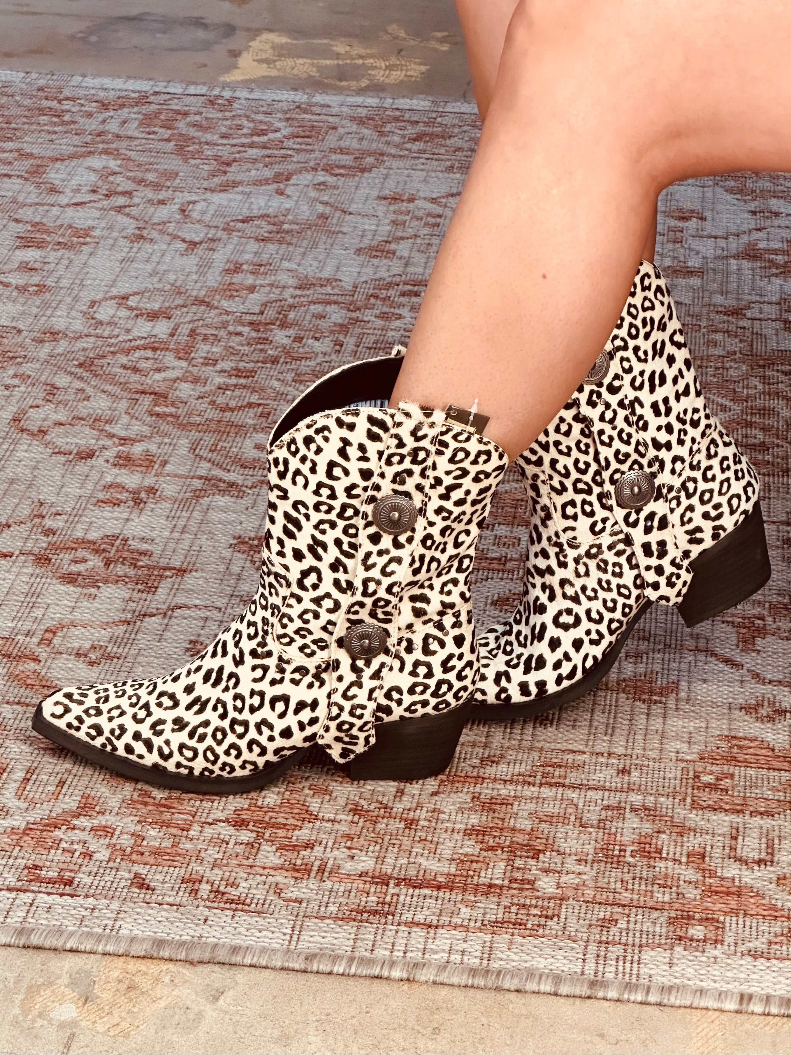 Dingo- DI 373 - True West Snow Leopard - Womens Boots - Jobes Hats