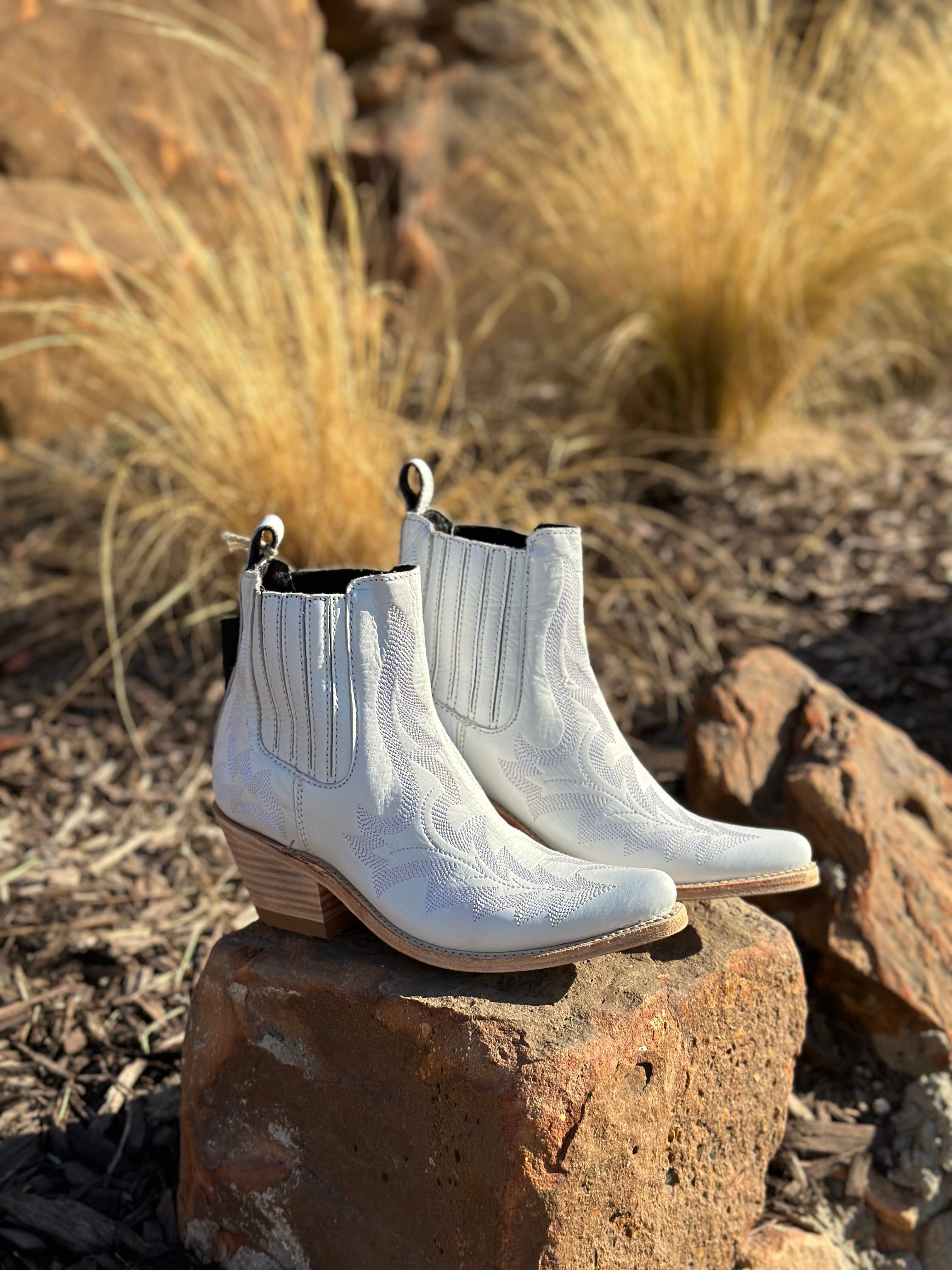 Liberty Black-Simone-Missouri- Blanco - Jobes Hats