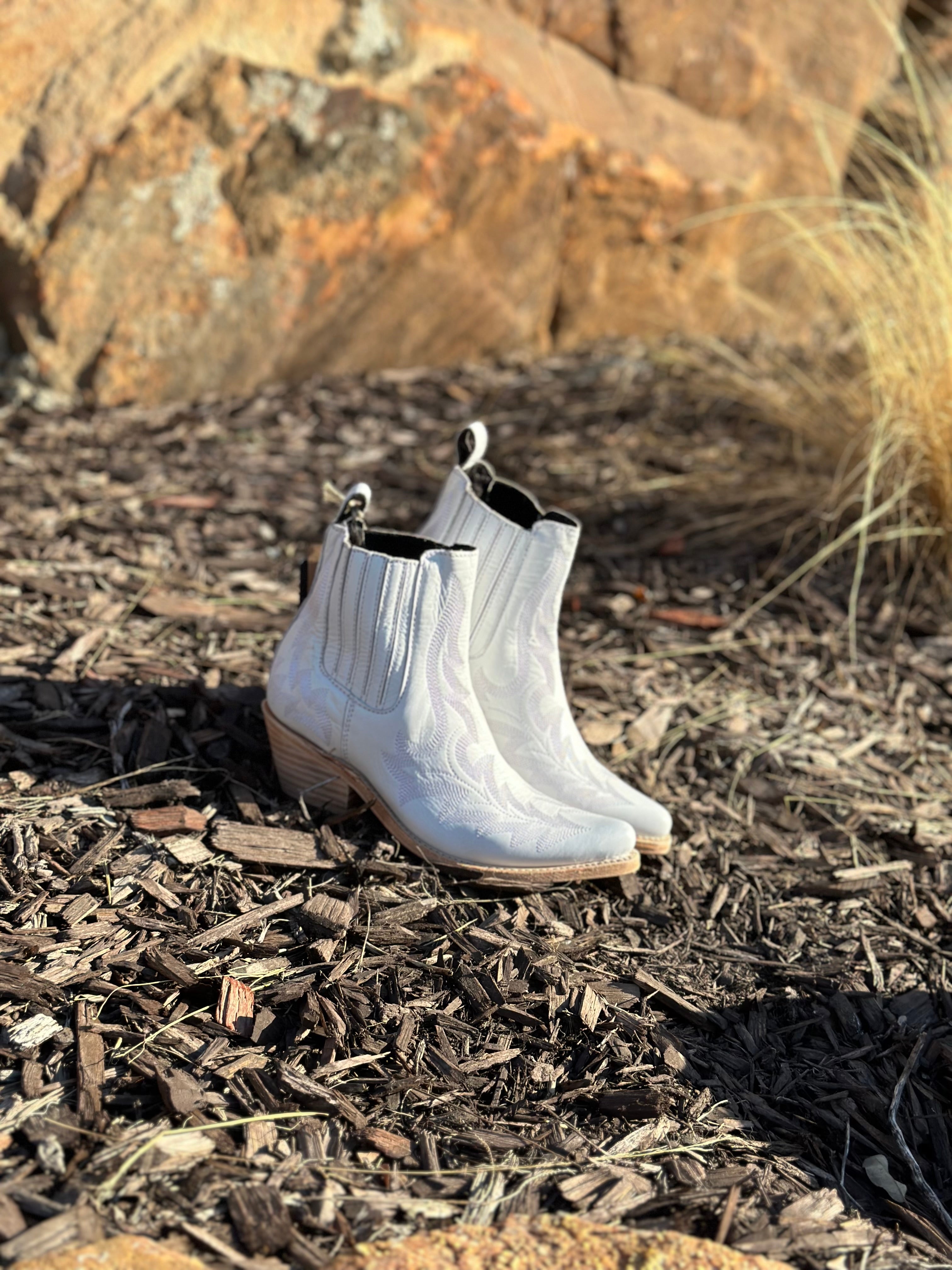 Liberty Black-Simone-Missouri- Blanco - Jobes Hats